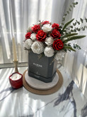 باکس گل رز جاودان طوسی