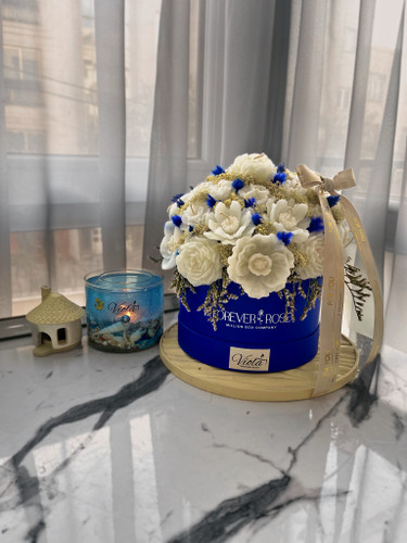 باکس گل آبی کاربنی گرد جاودان